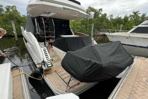 Galeon 500 FLY Yacht For Sale