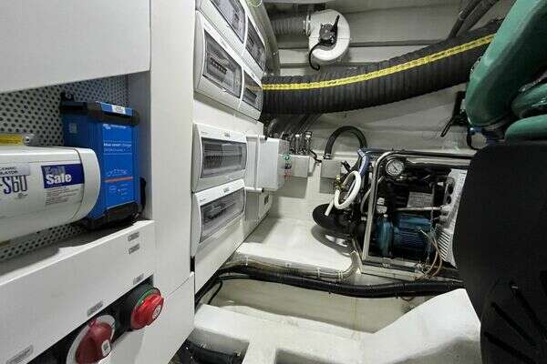 Galeon 500 FLY Yacht For Sale