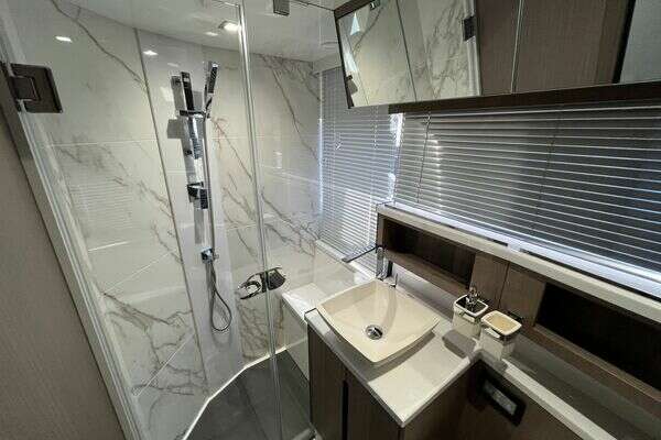 Galeon 500 FLY Yacht For Sale