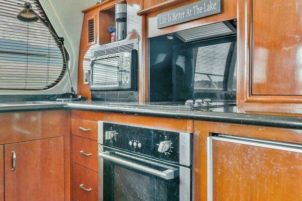 Carver  Yacht For Sale