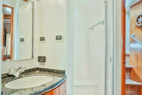 Carver  Yacht For Sale