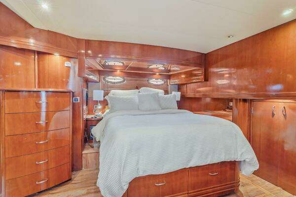 Carver  Yacht For Sale