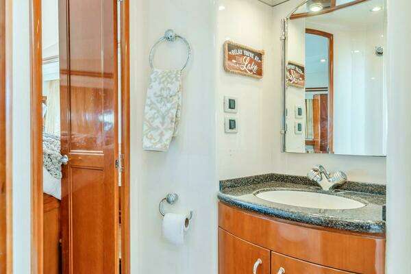 Carver  Yacht For Sale