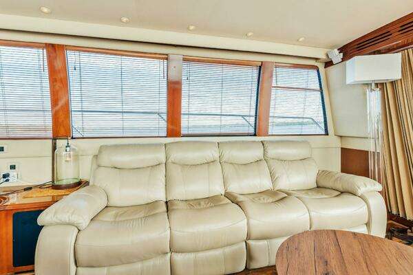 Carver  Yacht For Sale
