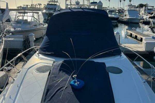 Photo of the 2005 Sea Ray 320 Sundancer