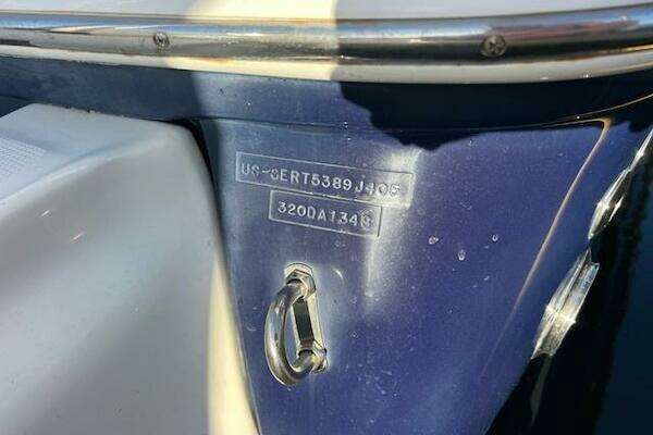 Photo of the 2005 Sea Ray 320 Sundancer