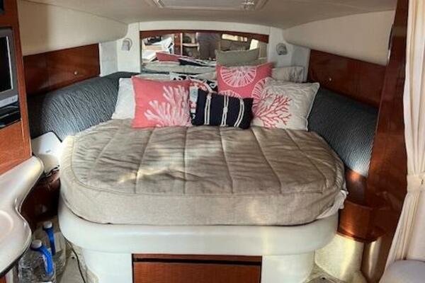 32ft Sea Ray Yacht For Sale