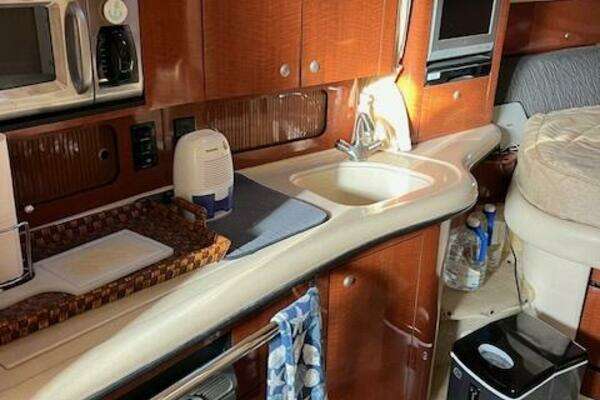 Sea Ray 320 Sundancer Yacht For Sale