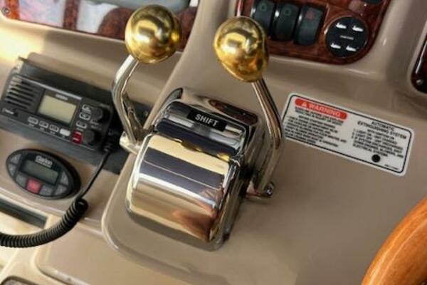 32ft Sea Ray Yacht For Sale