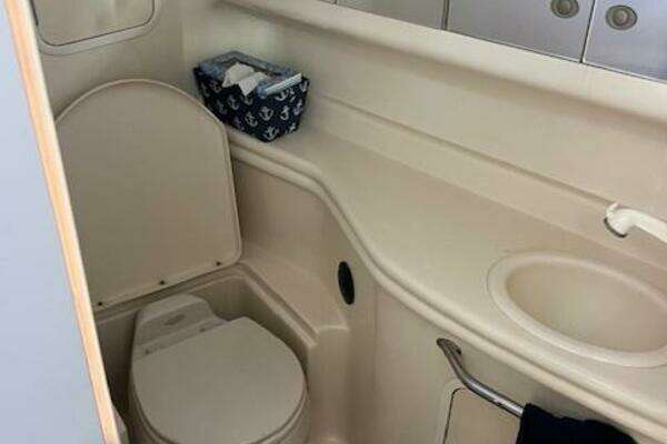 Sea Ray 320 Sundancer Yacht For Sale