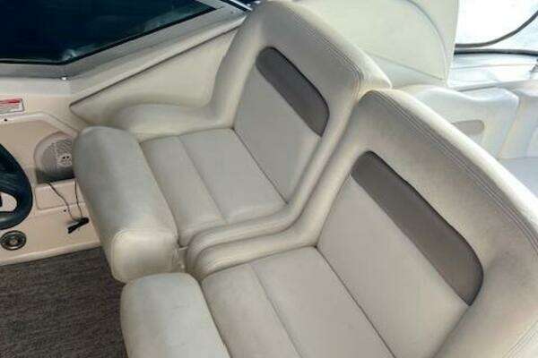 Sea Ray 320 Sundancer Yacht For Sale