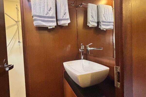 42ft Bavaria Yacht For Sale