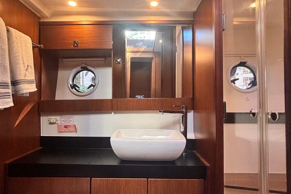 42ft Bavaria Yacht For Sale