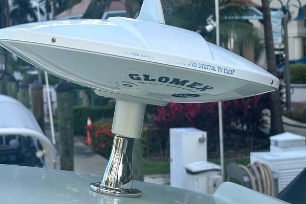 42ft Bavaria Yacht For Sale