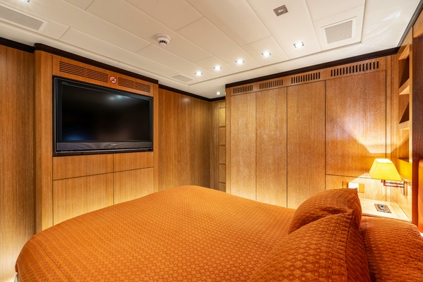 GRAZIADIU 109ft Overmarine Yacht For Sale