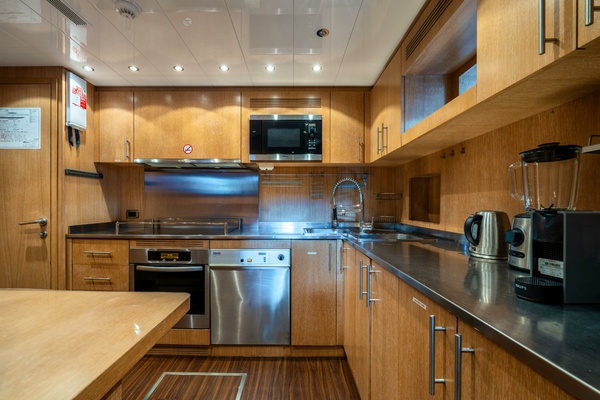 GRAZIADIU 109ft Overmarine Yacht For Sale