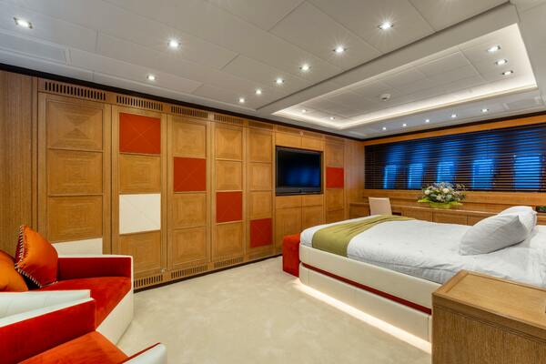 GRAZIADIU 109ft Overmarine Yacht For Sale