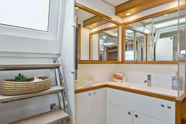 Lagoon  Yacht For Sale