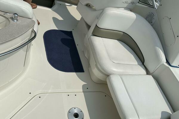 Hammered 26ft Sea Ray Yacht For Sale