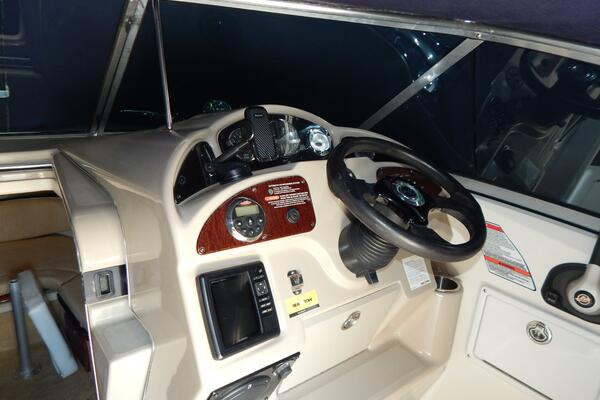 Hammered 26ft Sea Ray Yacht For Sale