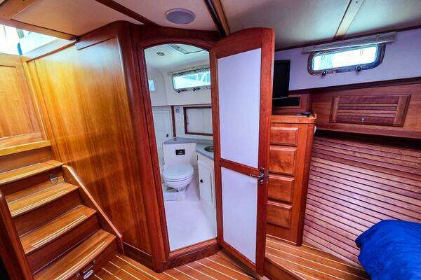 Sabre 34 Express Yacht For Sale
