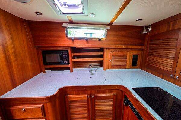 Sabre 34 Express Yacht For Sale