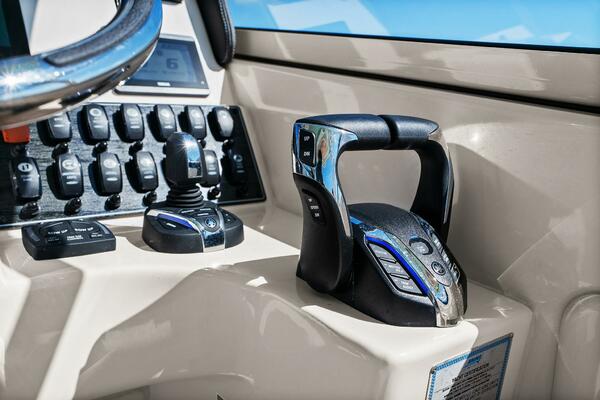 Grady White 275 Freedom 2025 - helm/electronics 