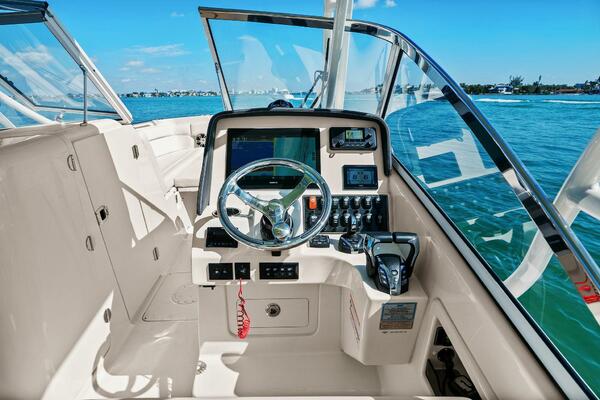 Grady White 275 Freedom 2025 - Helm