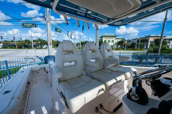 Grady-White Canyon 326 Yacht For Sale