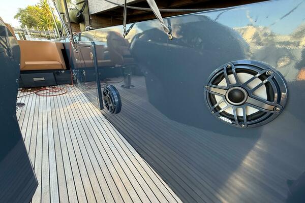 32ft Frauscher Yacht For Sale