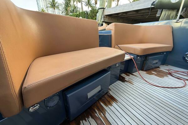 32ft Frauscher Yacht For Sale