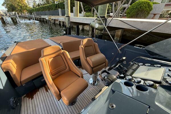 32ft Frauscher Yacht For Sale