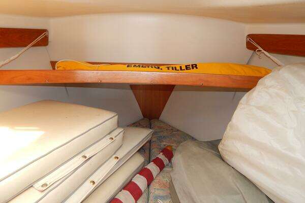 Photo of the 1997 Catalina 28 Mk II "Leon"