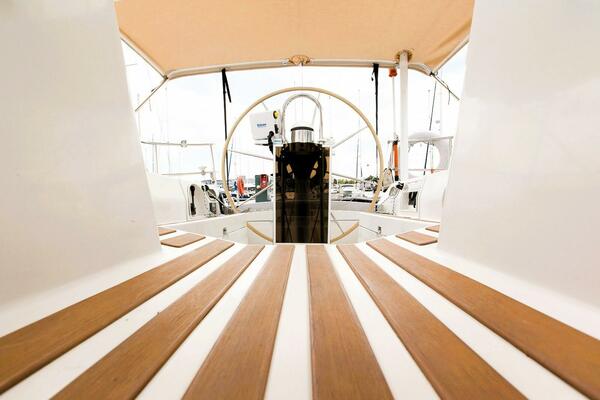 35ft Beneteau Yacht For Sale