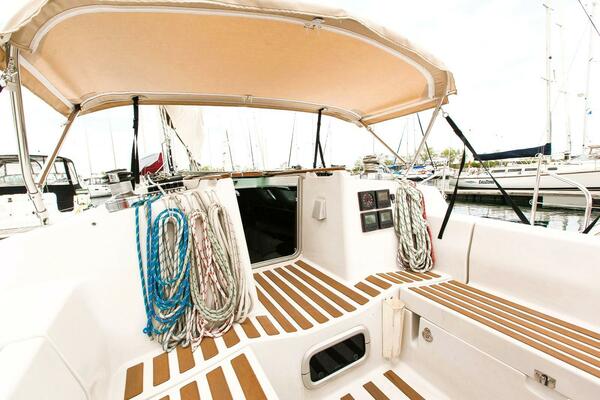 35ft Beneteau Yacht For Sale