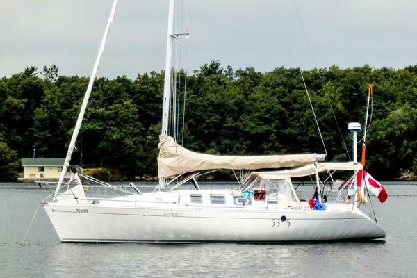 35ft Beneteau Yacht For Sale