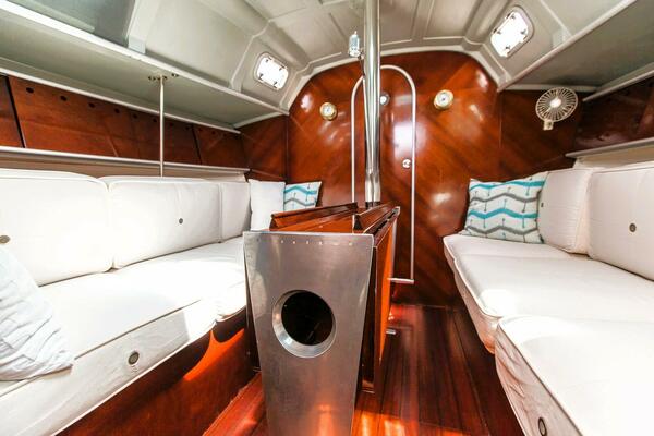 35ft Beneteau Yacht For Sale