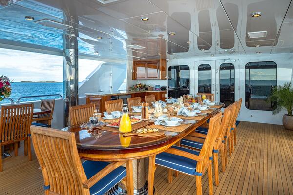 Bridge Deck Aft Dining