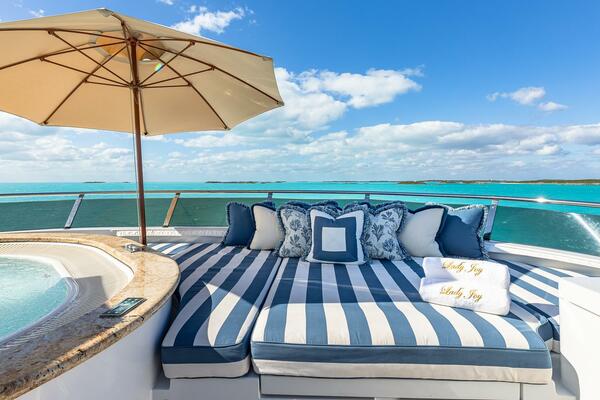 Sun Deck Jacuzzi Lounge