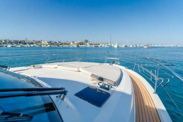 Bavaria Virtess 420 Yacht For Sale