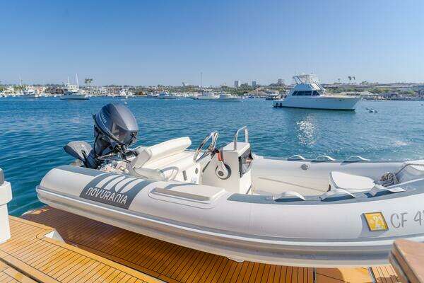 Bavaria Virtess 420 Yacht For Sale