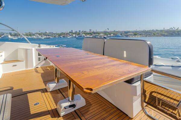 Bavaria Virtess 420 Yacht For Sale