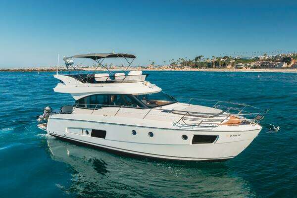 Bavaria Virtess 420 Yacht For Sale