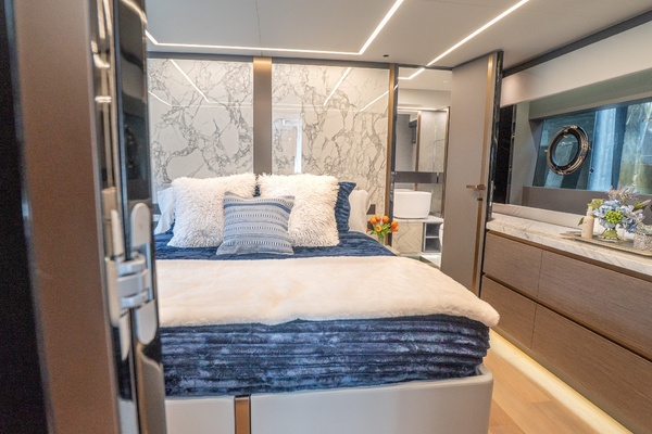 62ft Explorer Yacht For Sale