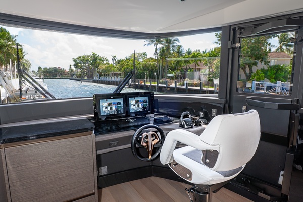 62ft Explorer Yacht For Sale