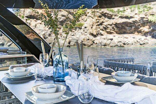 Explorer EX62 Yacht For Sale