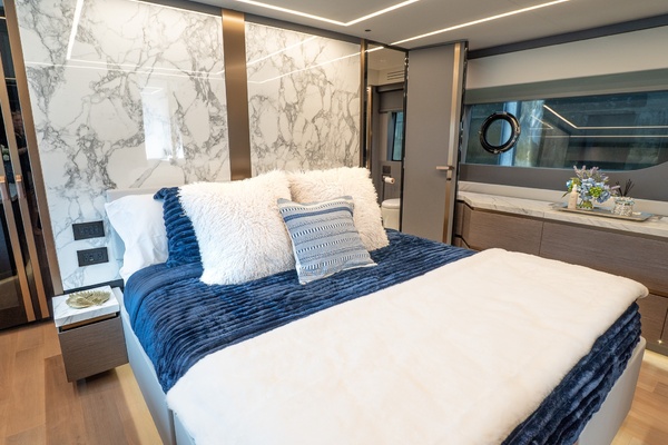 62ft Explorer Yacht For Sale