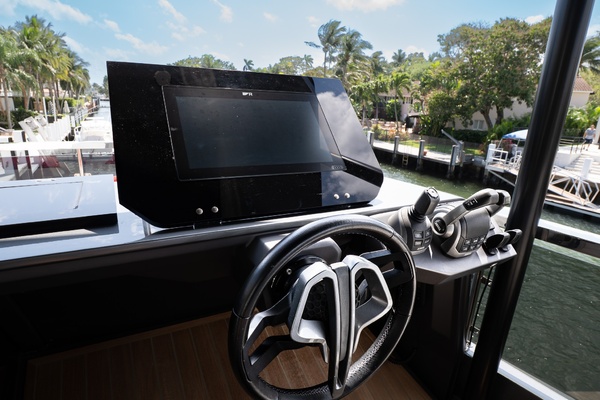 62ft Explorer Yacht For Sale