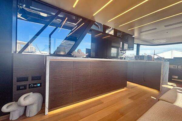 Explorer EX62 Yacht For Sale