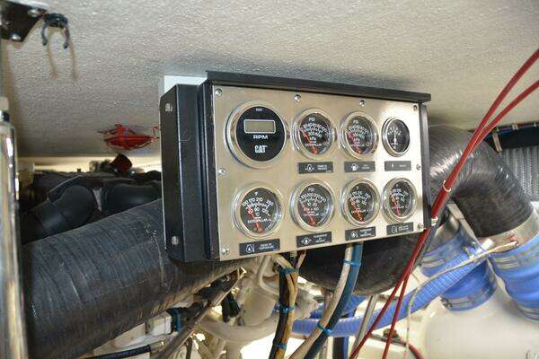 Hatteras Convertible Yacht For Sale